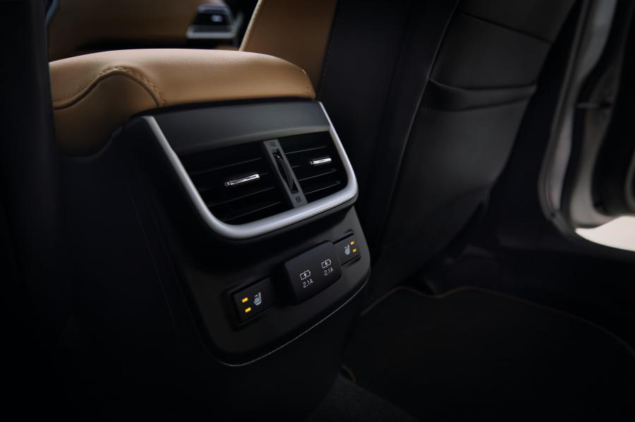 Детали интерьера Subaru Legacy 2019 года  (NA) (фото 12 из 13)